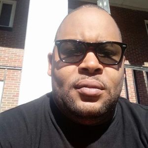 Meet your Posher, Derrick